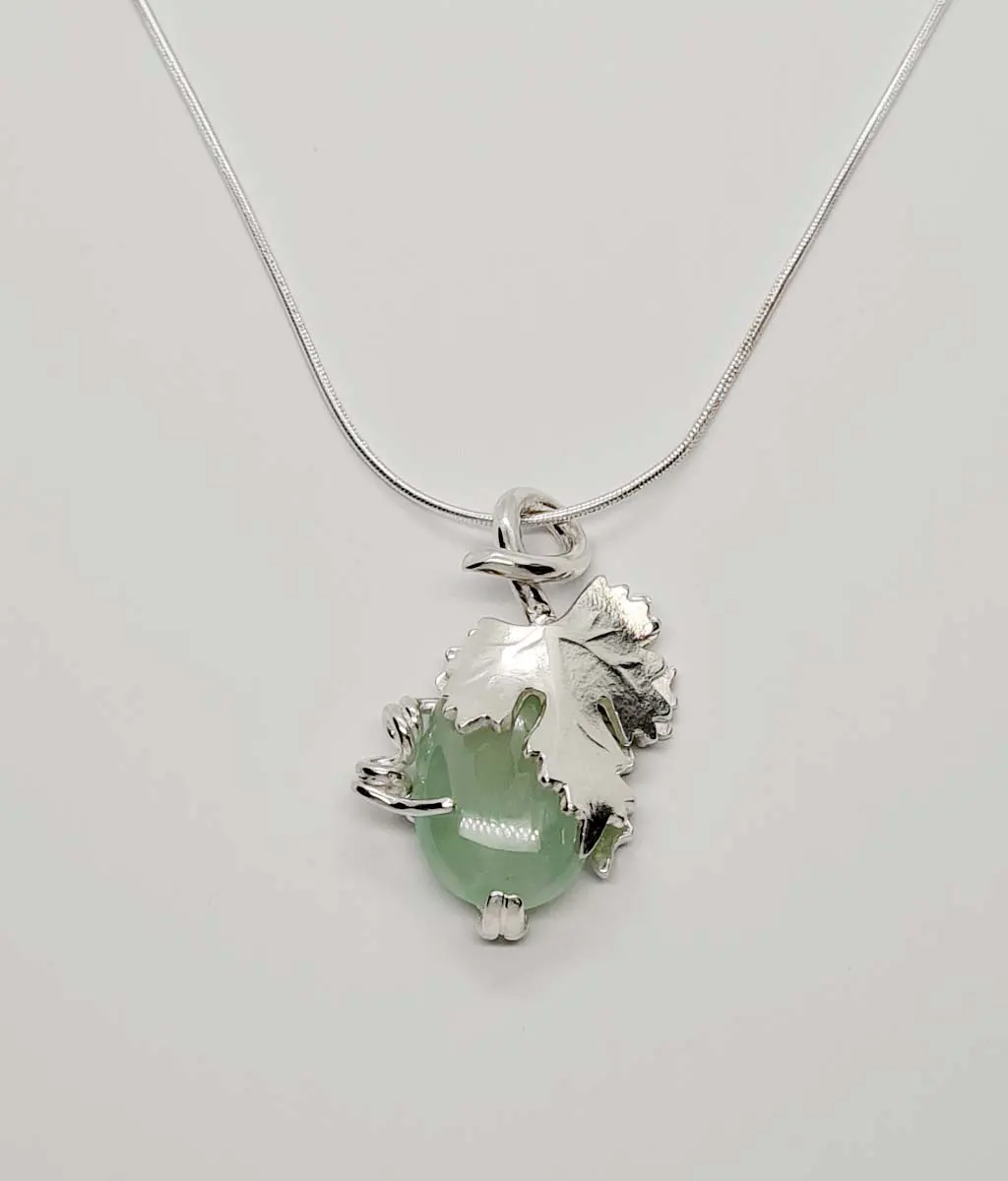 grape motif jade pendant